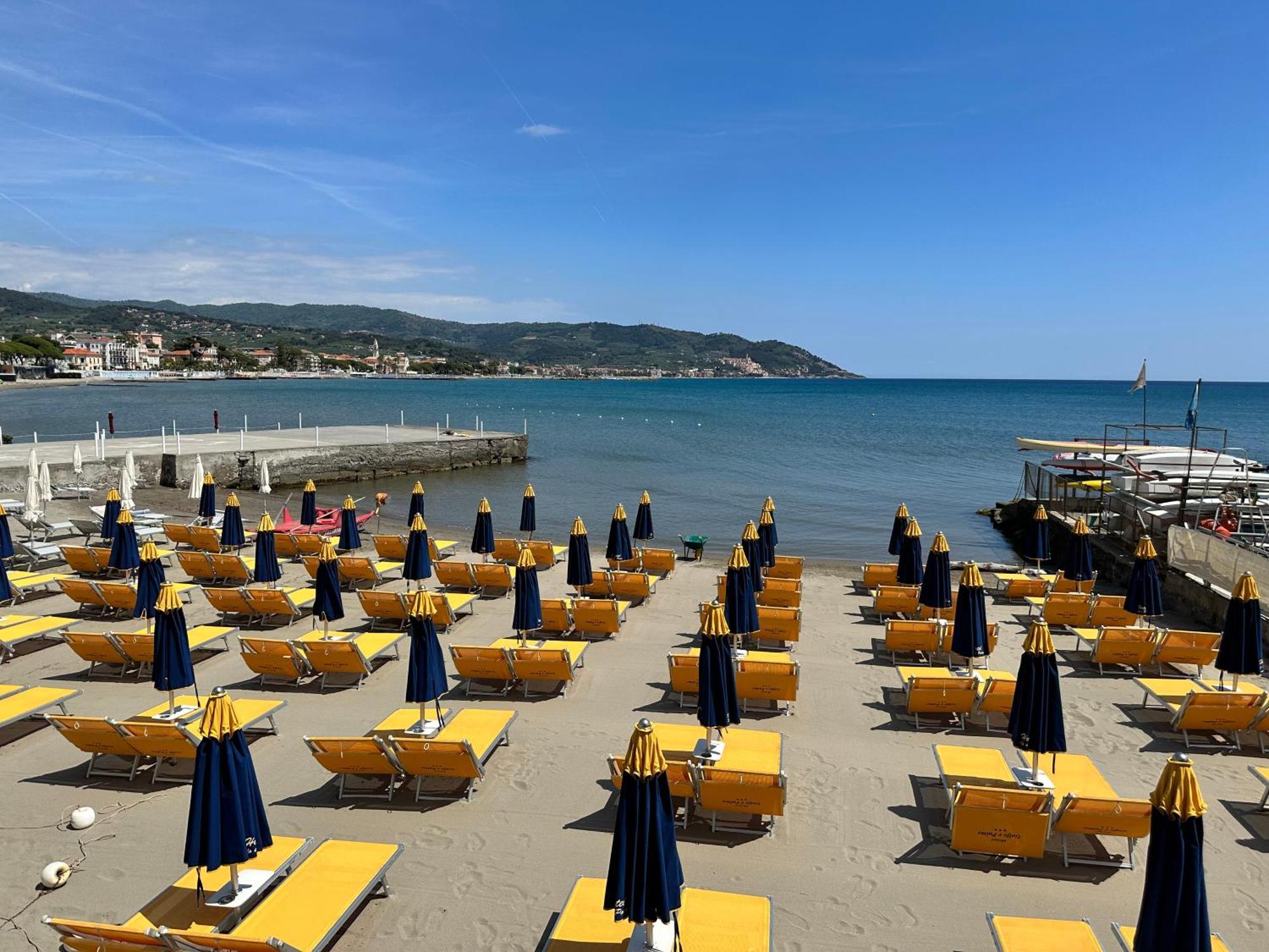 Hotel Golfo E Palme Diano Marina Exterior foto